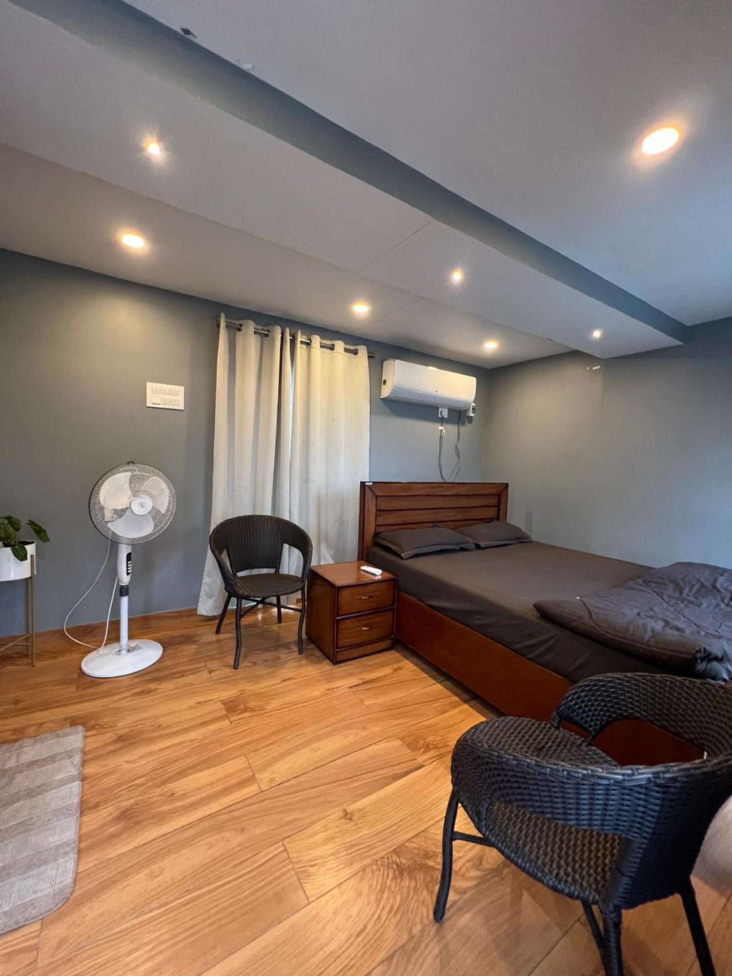 La Serene Farm Stay - Luxary 4 Bed Room Property 海得拉巴 外观 照片